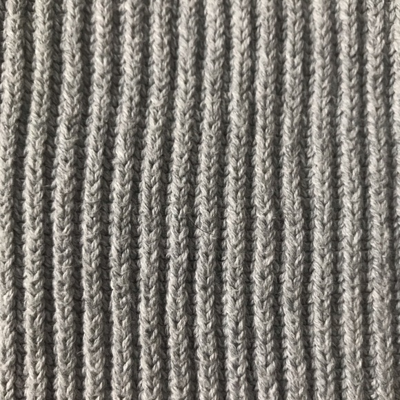 GAP Grey Knit Shirt ✨ - Picture 3 of 4